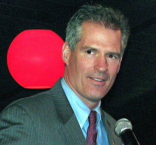 Elizabeth Warren blasts Scott Brown's lurch to right on birth control